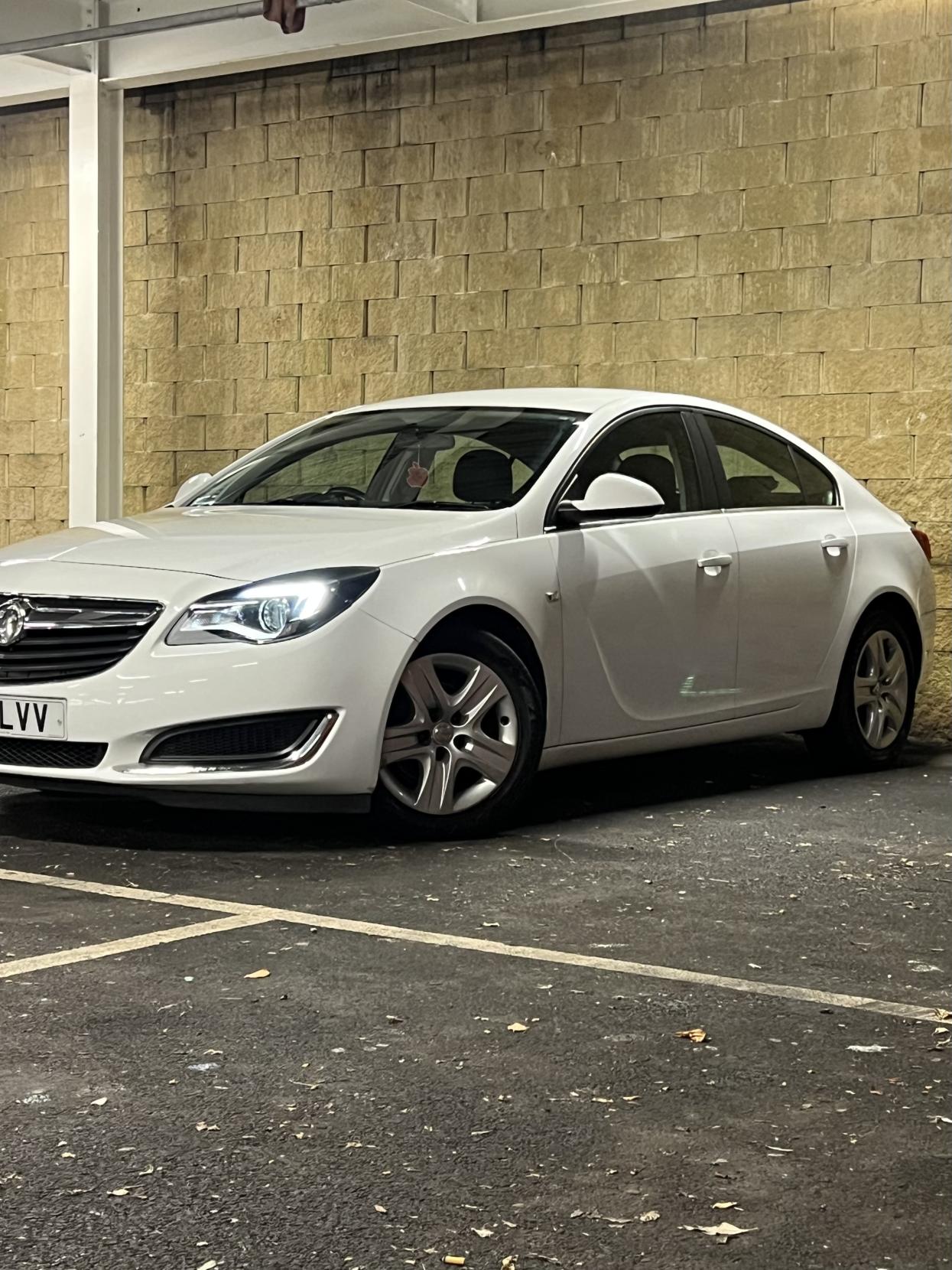 Vauxhall Insignia 1.6 CDTi ecoFLEX Design Nav Hatchback 5dr Diesel Manual Euro 6 (s/s) (136 ps)