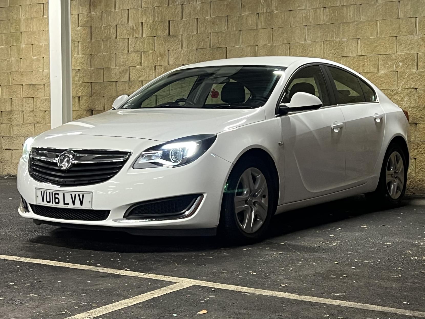 Vauxhall Insignia 1.6 CDTi ecoFLEX Design Nav Hatchback 5dr Diesel Manual Euro 6 (s/s) (136 ps)