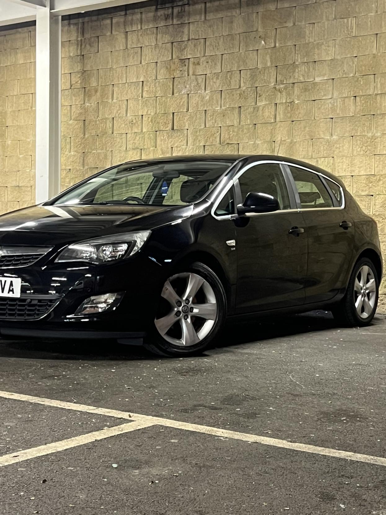 Vauxhall Astra 1.6 16v SRi Hatchback 5dr Petrol Auto Euro 5 (115 ps)